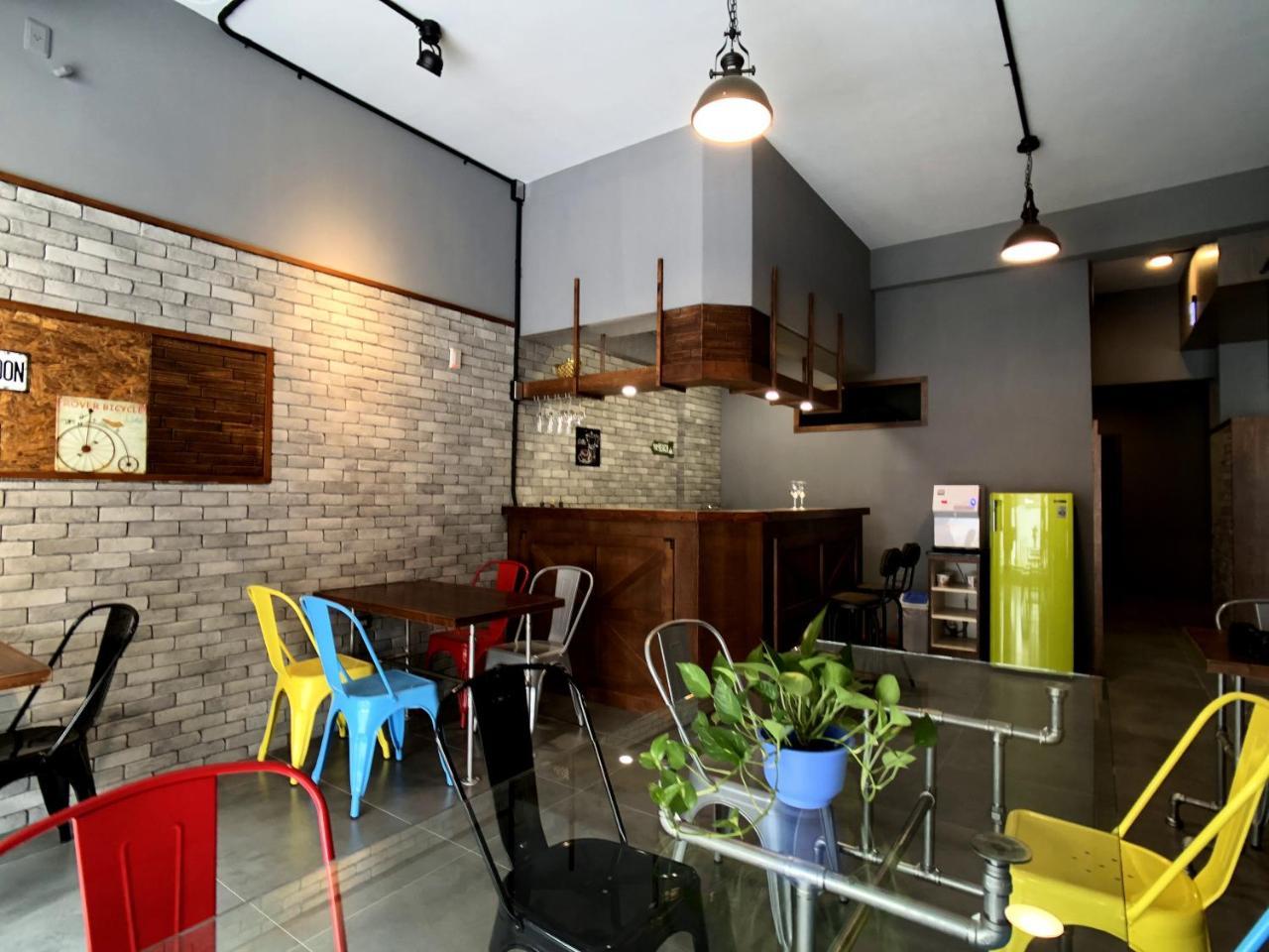 Kenting True Color Hostel Hengchun Old Town Exterior foto